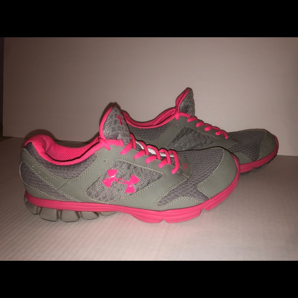 Women’s Under Armour Tennis Shoes SZ 9.5